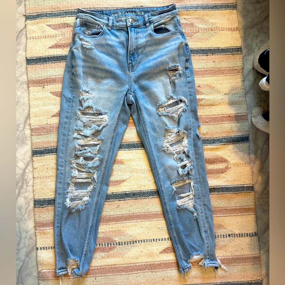 American Eagle mom Jeans